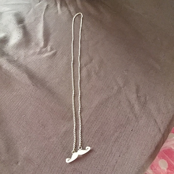 Mustache Necklace - Picture 2 of 3